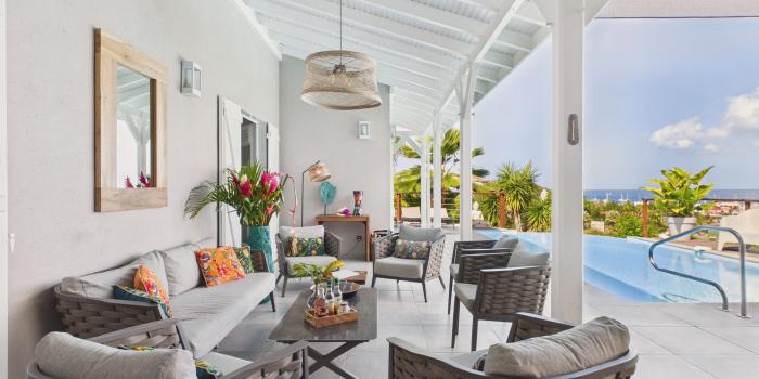 Location villa 10 personnes 5 chambres Martinique  - salon complet extérieur